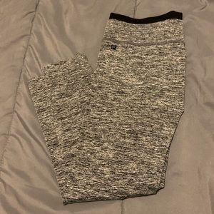 Medium Fabletics Capri leggings